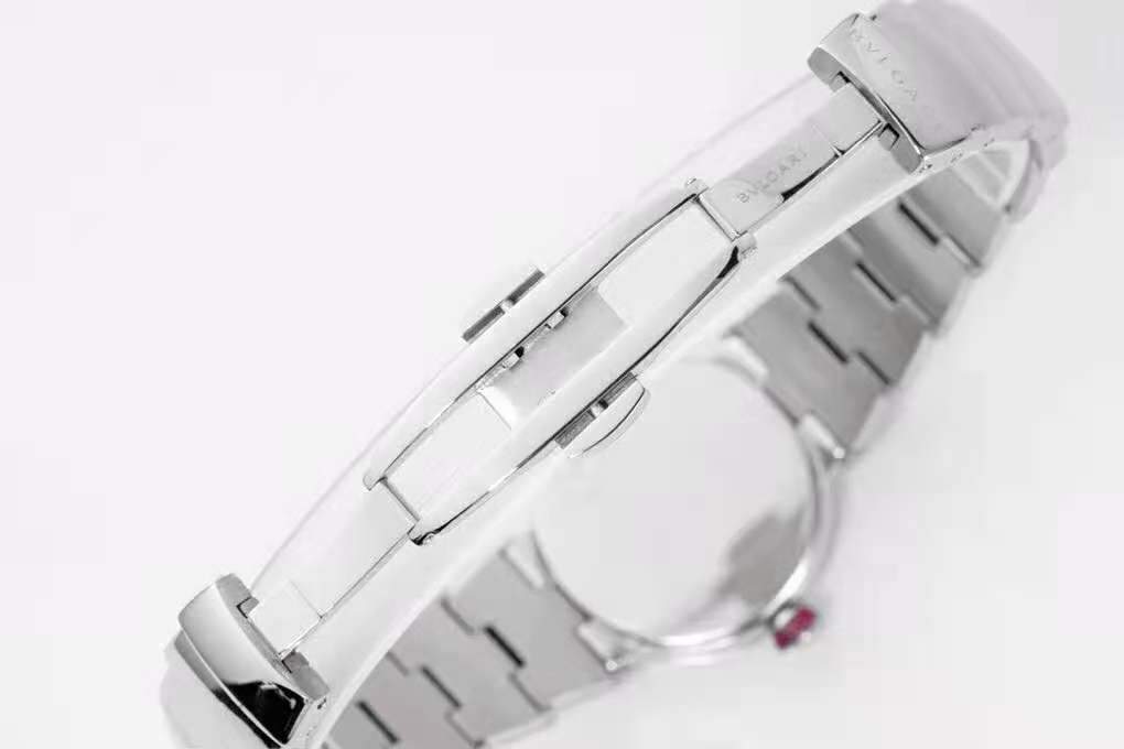 Lvcea Emerald Green Dial in Steel
